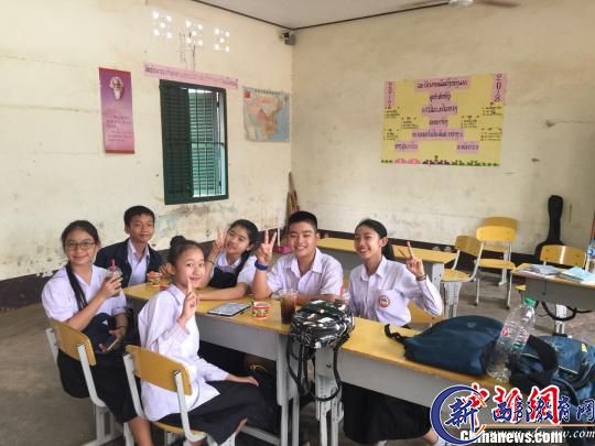 赴老挝支教教师杨煜东：我在做一件光荣的事
