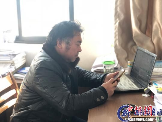 毛建总结自己多年的教学经验　毛慧琳　摄